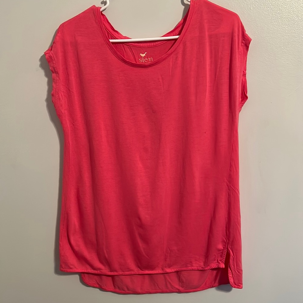 Stem 🐦 Basic Pink T-Shirt Size Small